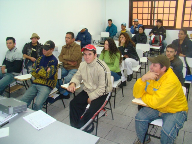Pró-Ação: Alunos da subsede Pinhais recebem diploma